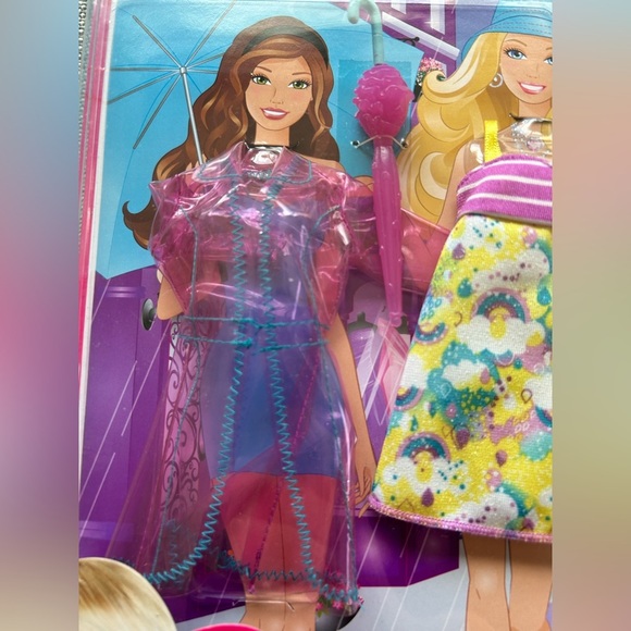 Barbie Fashionistas 3 Pack of clothes featuring outfits for a rainy day 2011 - Picture 5 of 9